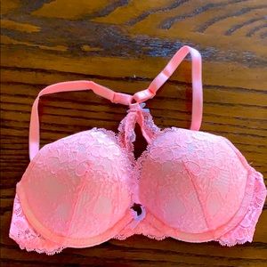 Victoria's Secret Push Up Pigeonnant Lace Bra 32C